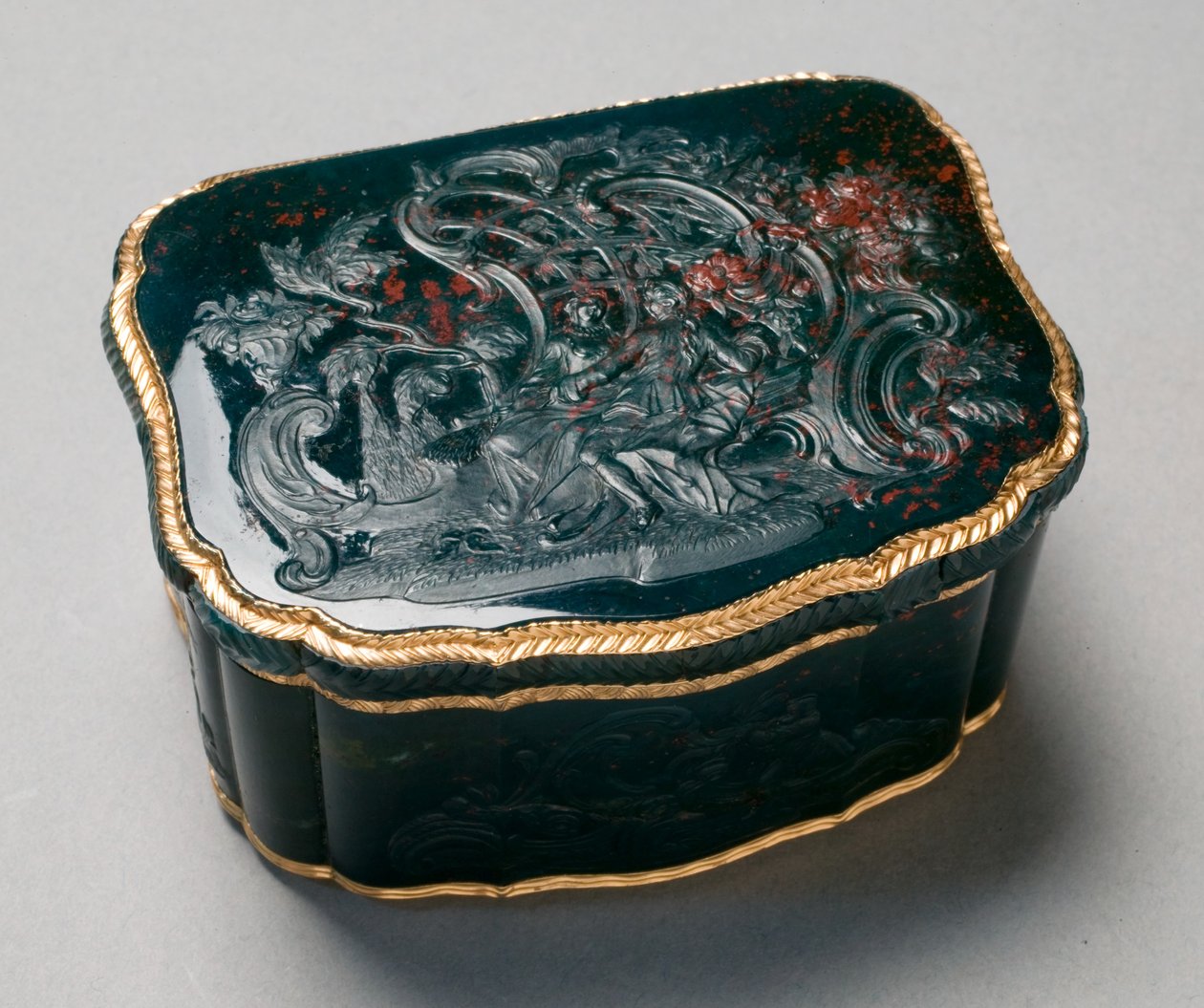 Tabakierka, malowana przez Carla Gustava Klingstedta (1657-1734), ok. 1750 (rzeźbiony krwawnik na złocie) autorstwa Johannes George (attr. to) Klette