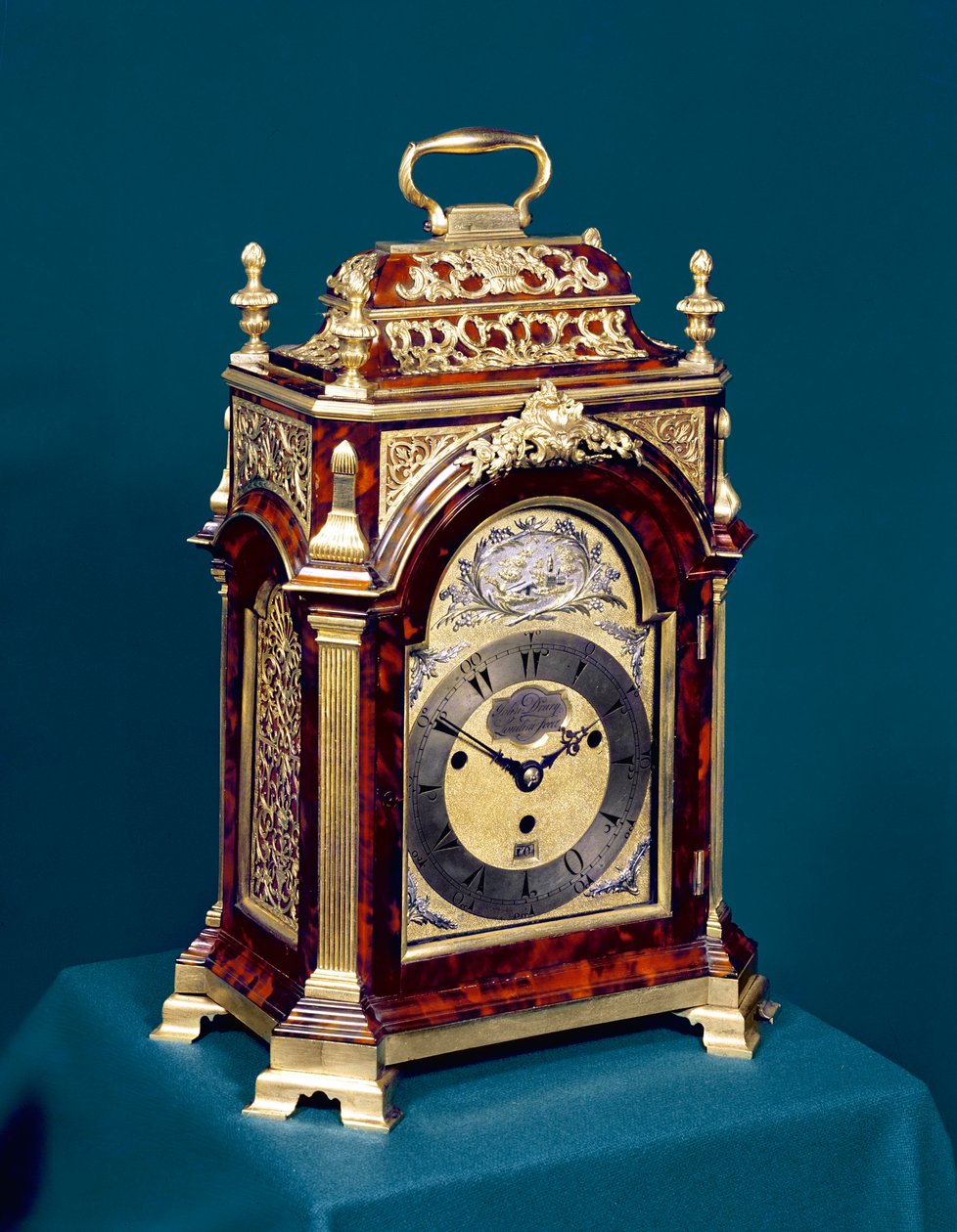 Zegar stołowy, ok. 1750 (fornir z żółwiej skorupy z metalowymi uchwytami) autorstwa John Drury