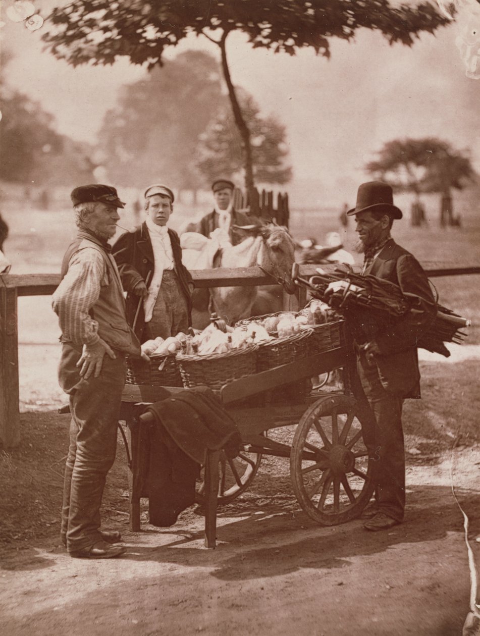 Mush Faker i Ginger Beer Maker, z „Street Life on London”, 1877-78 (woodburytype) autorstwa John Thomson