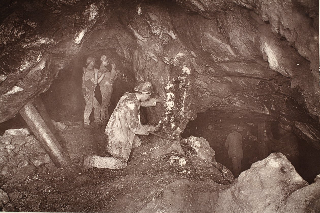 Heave, patrząc na wschód, kopalnia Blue Hills, ilustracja z „Mongst mines and miners, or Underground Scenes by Flash-Light” J.C. Burrowsa i Williama Thomasa, pub. 1893 (zdjęcie w sepii) autorstwa John Charles Burrow
