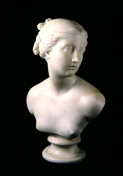 Popiersie nimfy (biały marmur) (patrz także 353095) autorstwa John Gibson