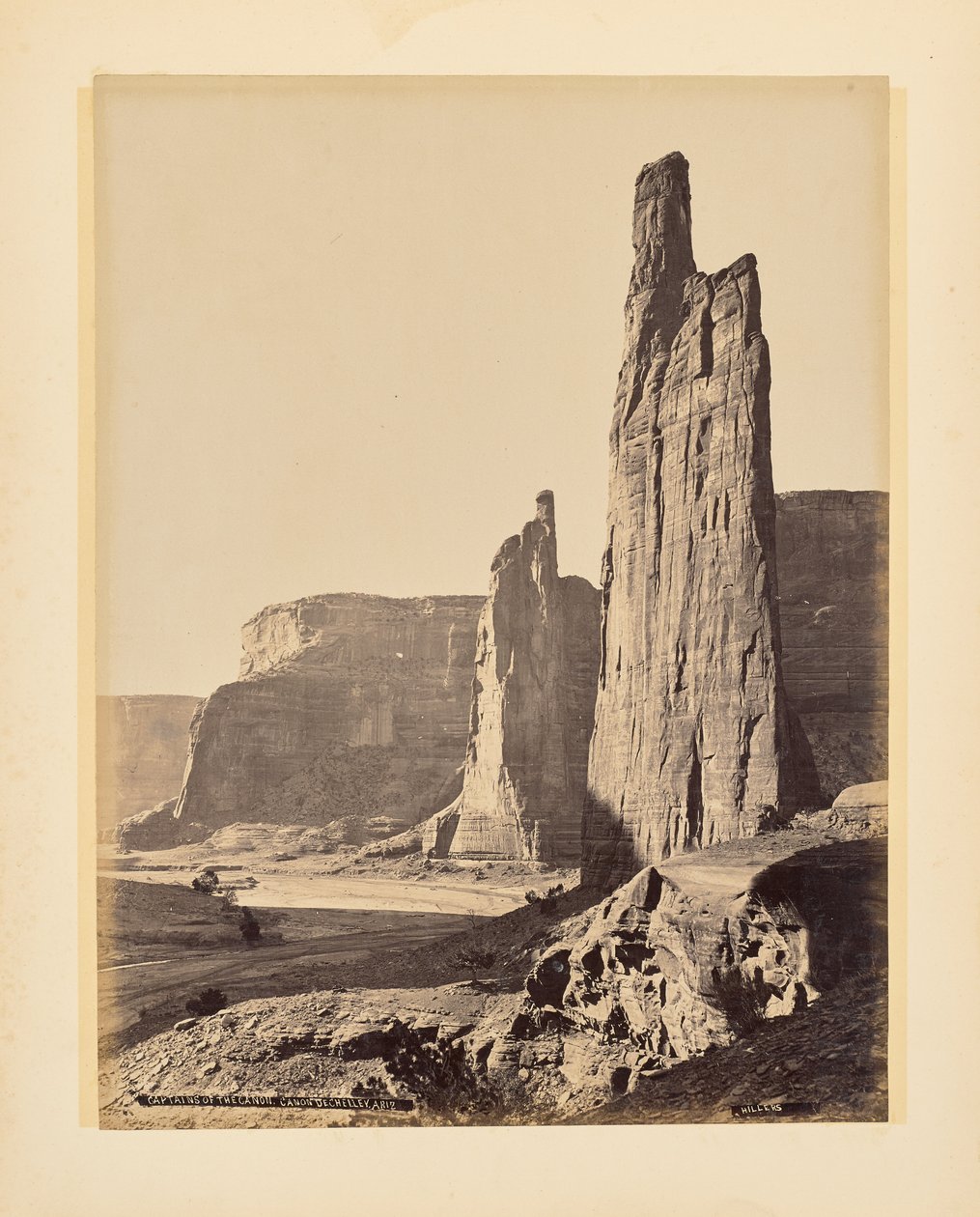 Wodzowie kanionu, Canyon de Chelly, Arizona autorstwa John K. Hillers