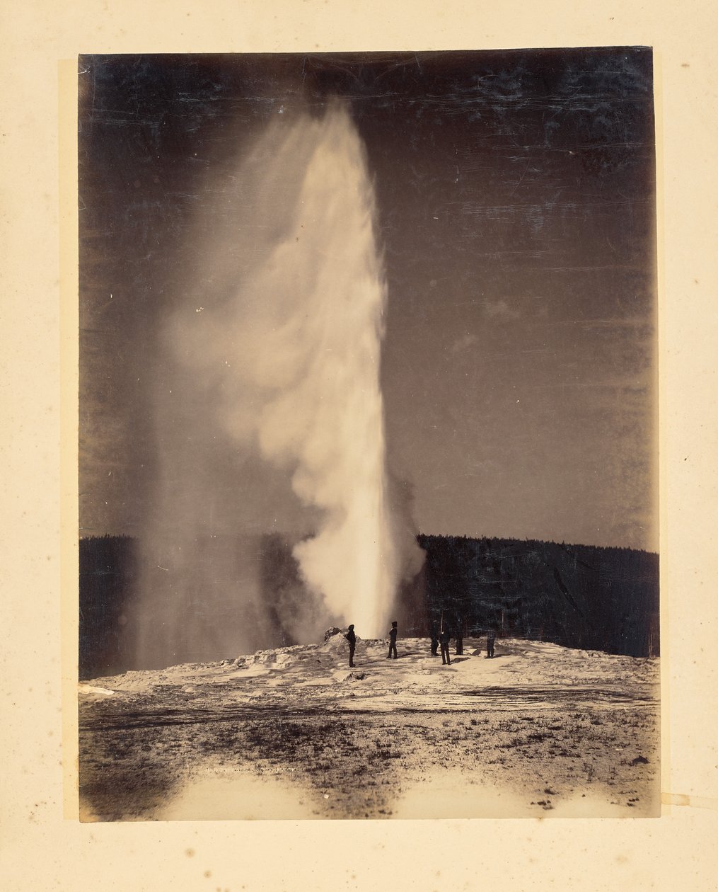 Old Faithful podczas erupcji autorstwa John K. Hillers