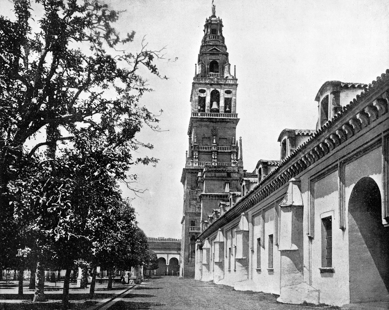 Dwór Pomarańczy i Meczet, Kordoba, Hiszpania, 1893 r. autorstwa John L. Stoddard