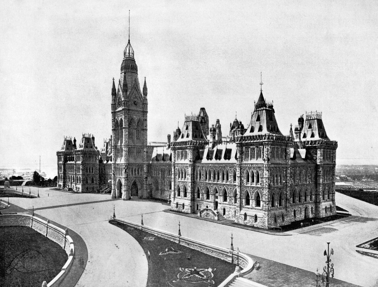 Houses of Parliament, Ottawa, Kanada, 1893. autorstwa John L. Stoddard