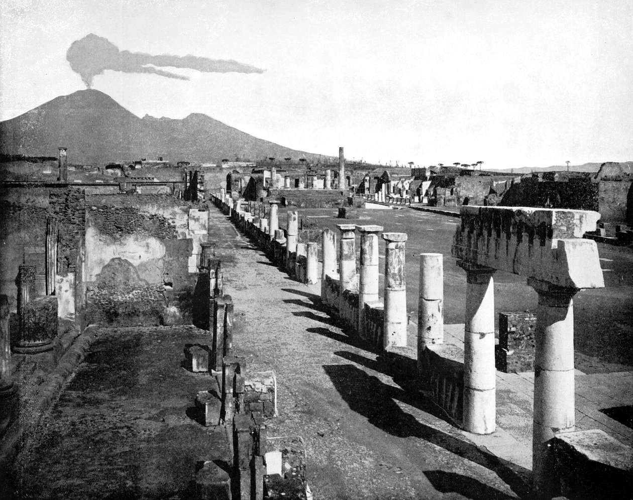 Forum, Pompeje, Włochy, 1893. autorstwa John L. Stoddard