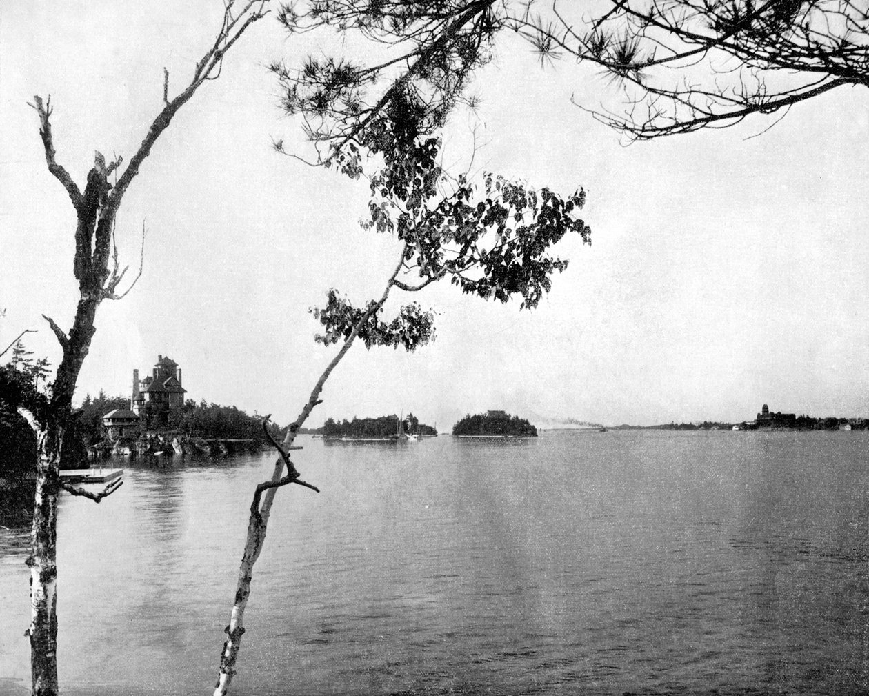 Tysiąc Wysp, Rzeka Świętego Wawrzyńca, Kanada, 1893. autorstwa John L. Stoddard