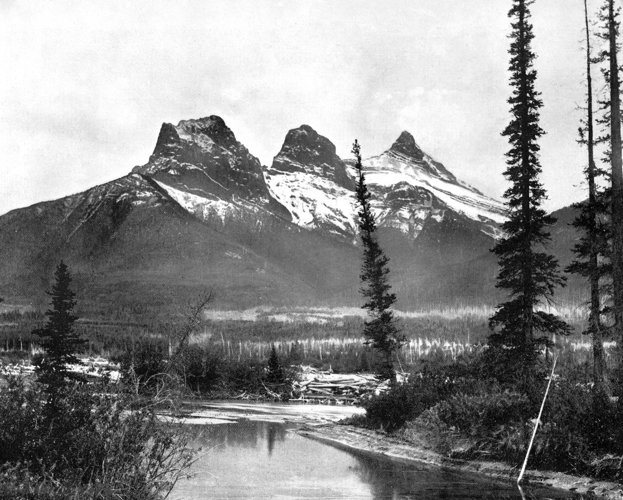 Trzy siostry, Canmore, Canadian Pacific Railway, 1893. autorstwa John L. Stoddard