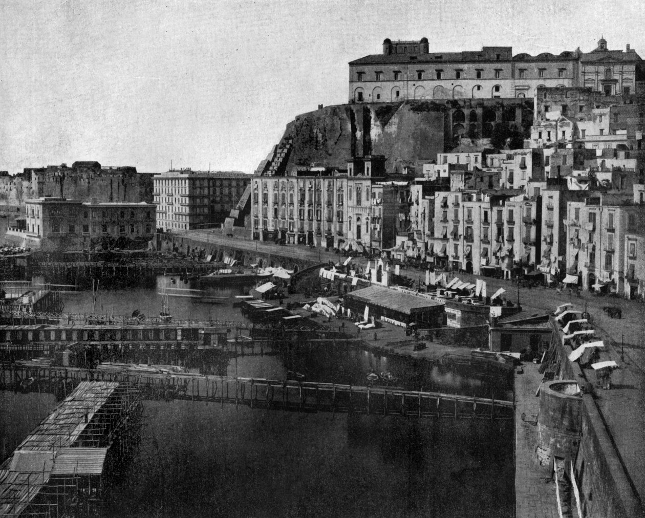 Zdjęcie Saint Lucia a Naples autorstwa Johna Lawsona Stoddarda (1850 1931) Traveller and Conferencier Publikacja edukacyjna dla Chicago (zdjęcie czarno-białe) autorstwa John Lawson Stoddard