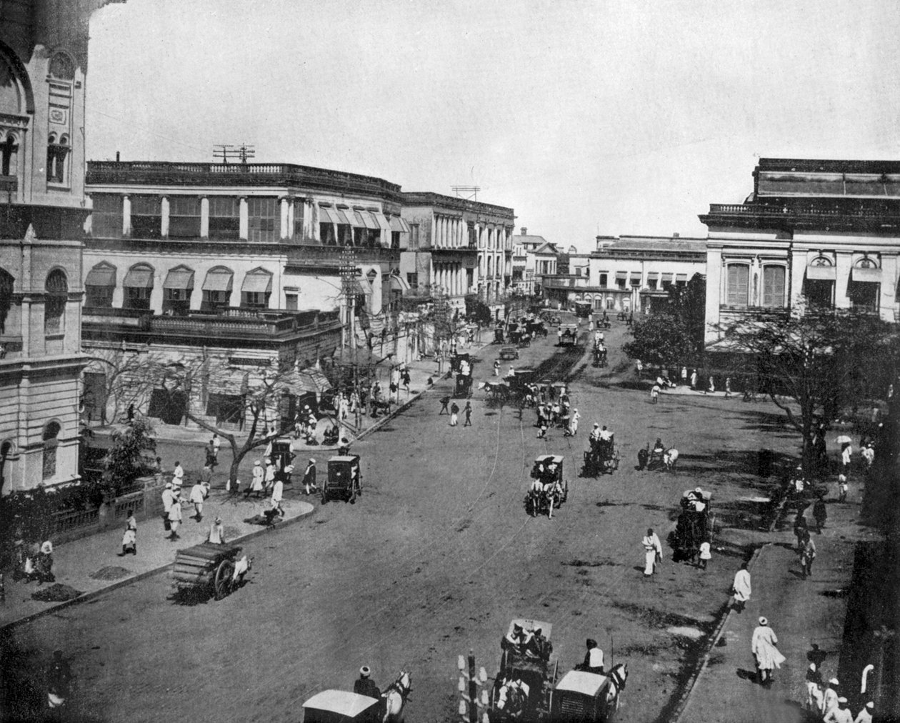Street of Clive w Kalkucie w Indiach, fot. John Lawson Stoddard (1850 1931) Publikacja edukacyjna dla podróżników i konferencji dla Chicago (zdjęcie czarno-białe) autorstwa John Lawson Stoddard