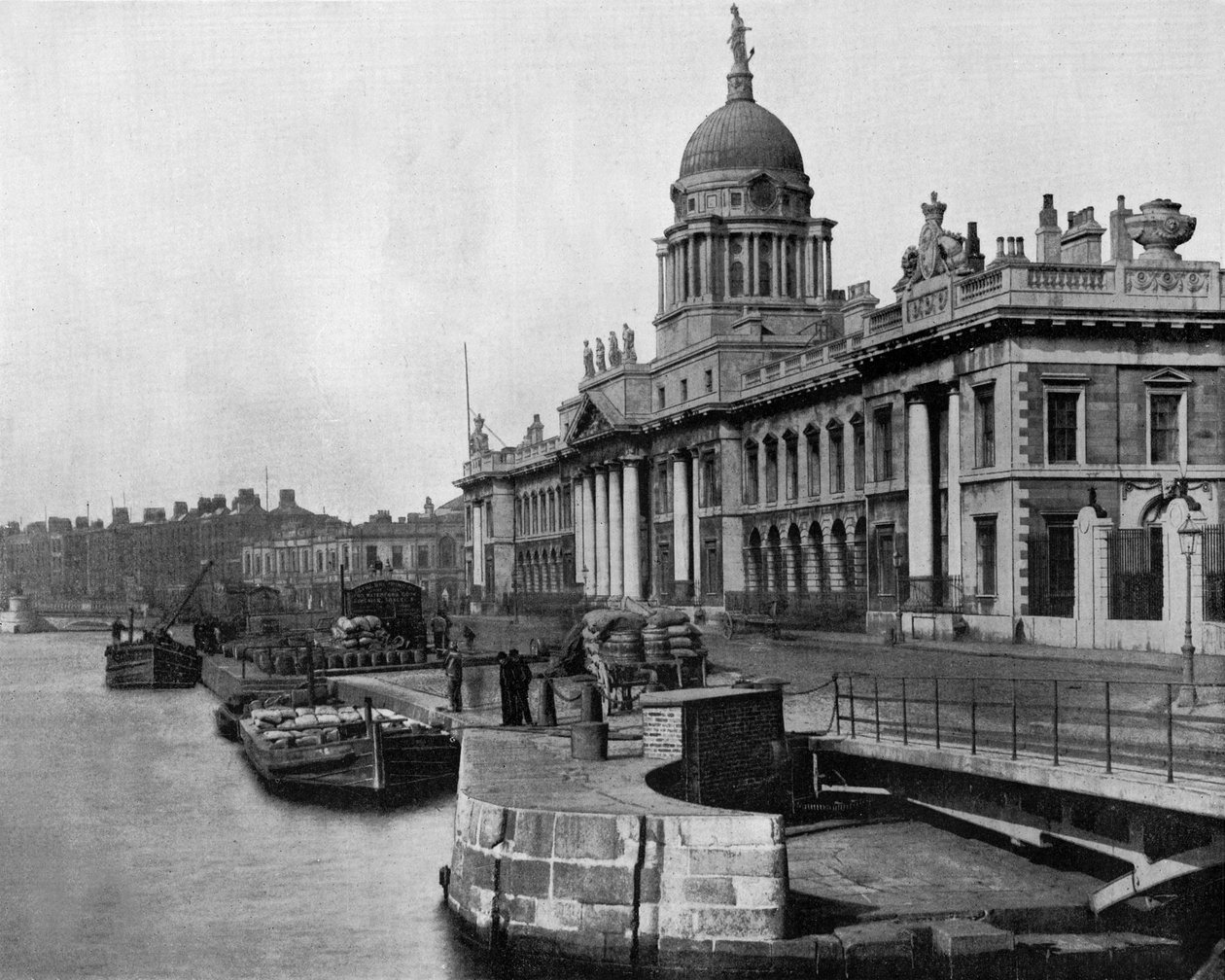 Urząd celny w Dublinie (Irlandia) otwarty w 1791 roku (zdjęcie czarno-białe) autorstwa John Lawson Stoddard