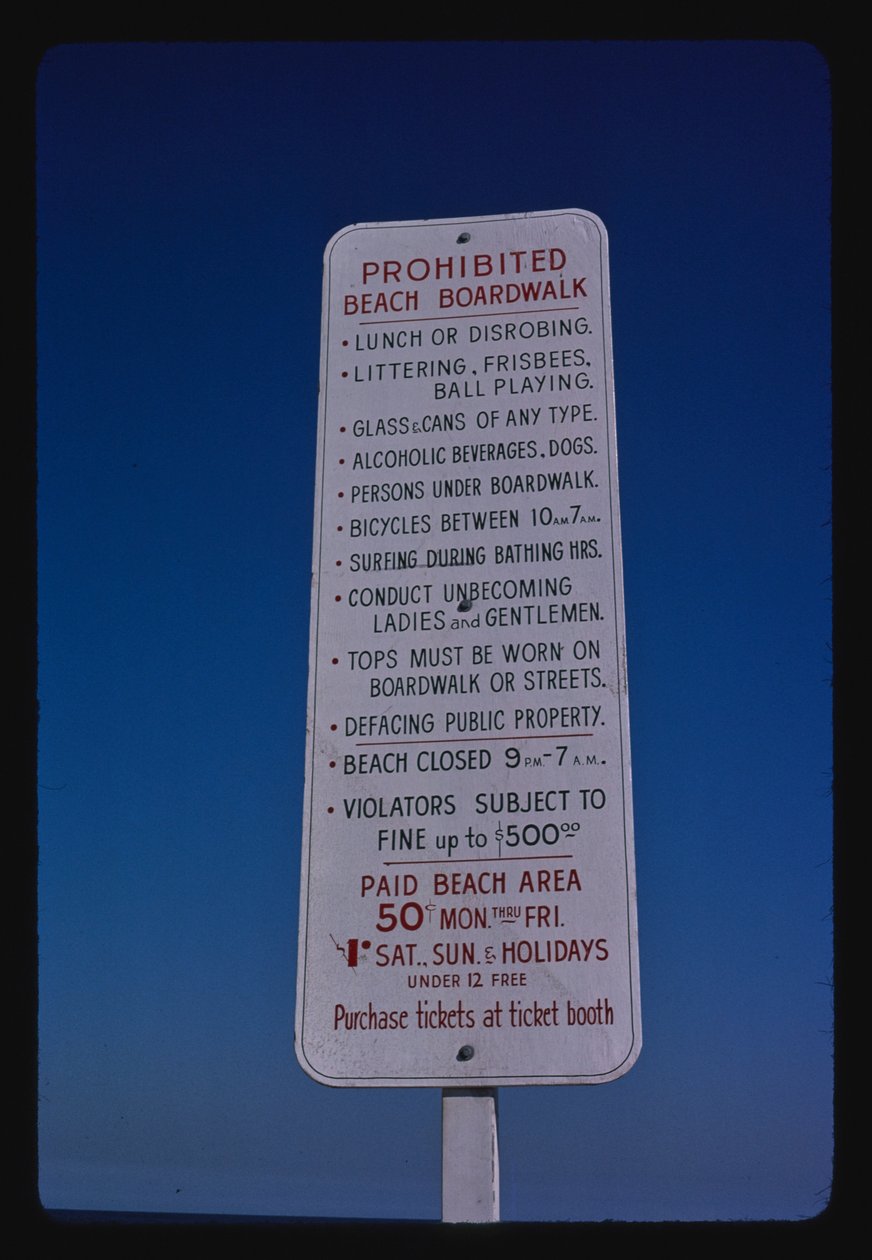 Plaża, zasady promenady, Seaside Heights, New Jersey, USA autorstwa John Margolies