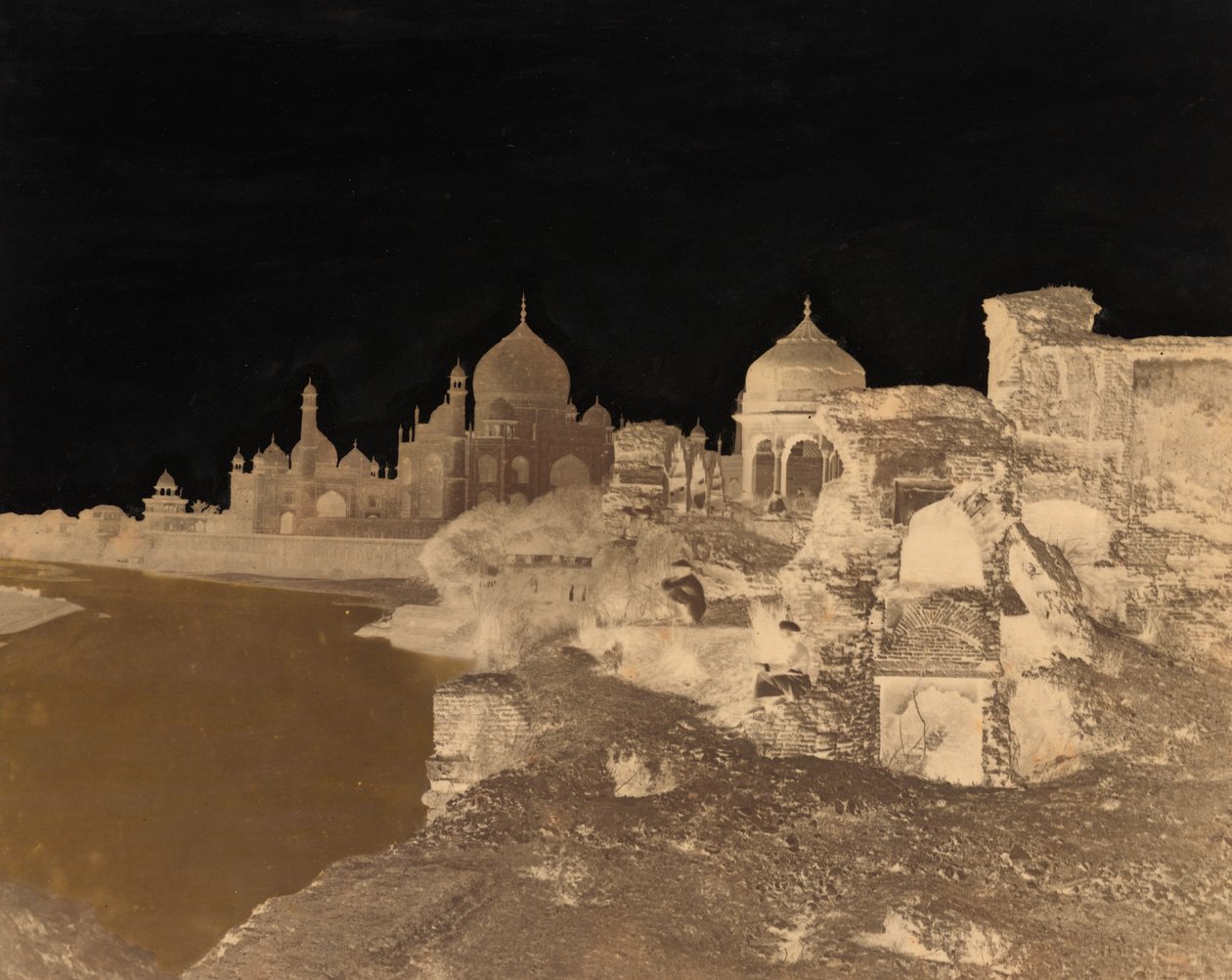 Taj Mahal od wschodu, ok. 1858-1862 (zdjęcie) autorstwa John Murray