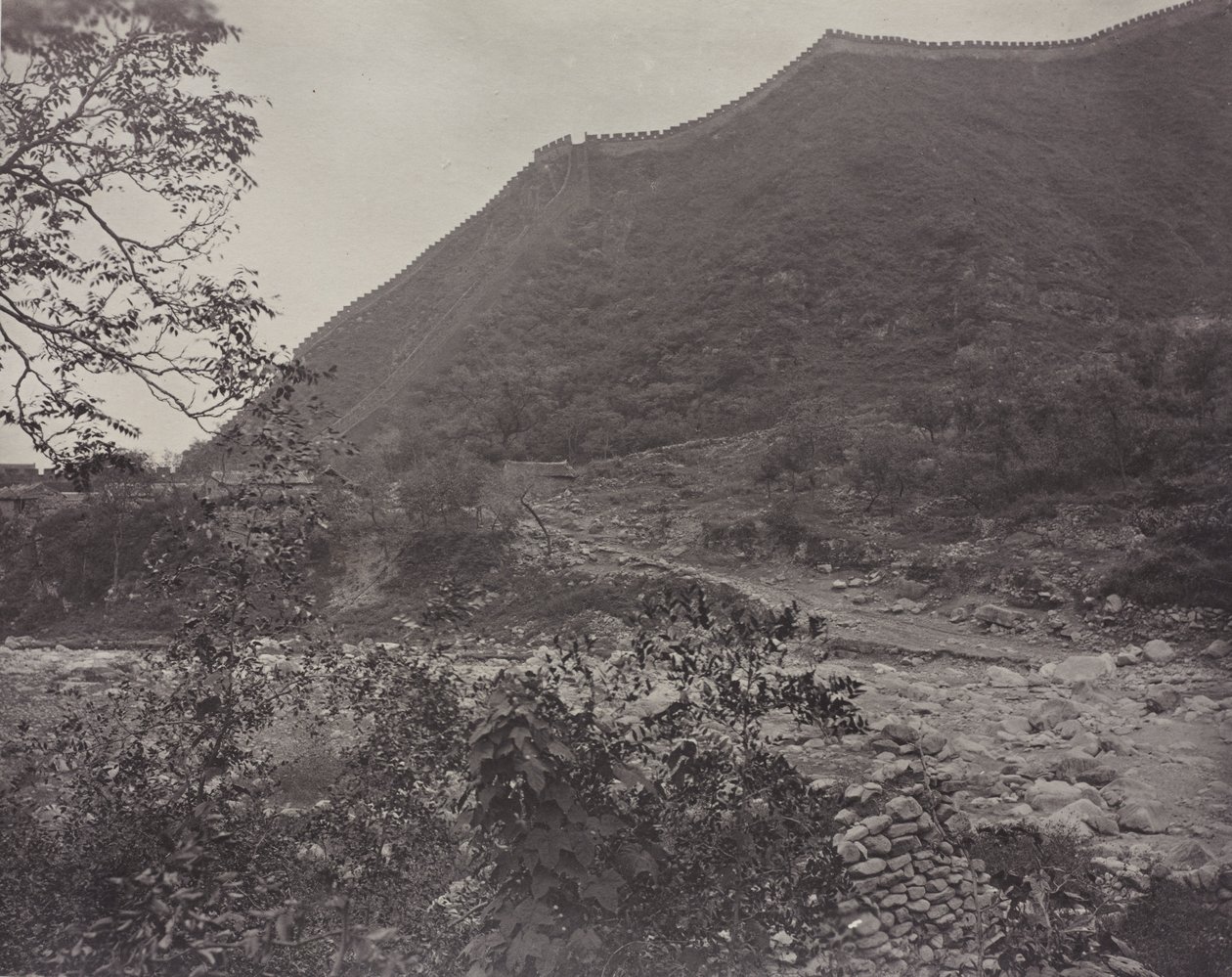 Widok Wielkiego Muru, Chiny, ok. 1930 r. 1871. autorstwa John Thomson