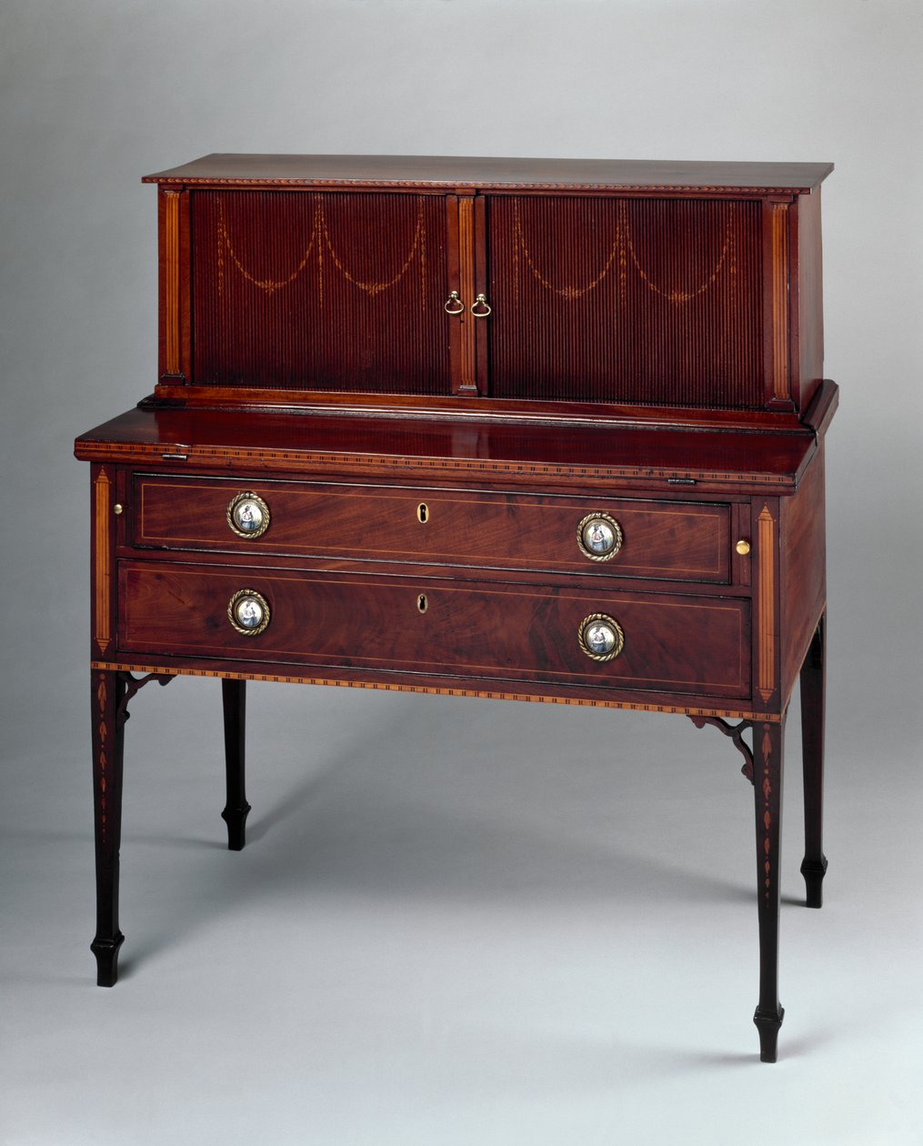 Biurko Tambour, przypisywane sklepowi Johna i Thomasa Seymourów lub Thomasowi Seymours Boston Furniture Warehouse, 1794-1810 (mahoń z intarsją) autorstwa John and Thomas 1771 1848 Seymour