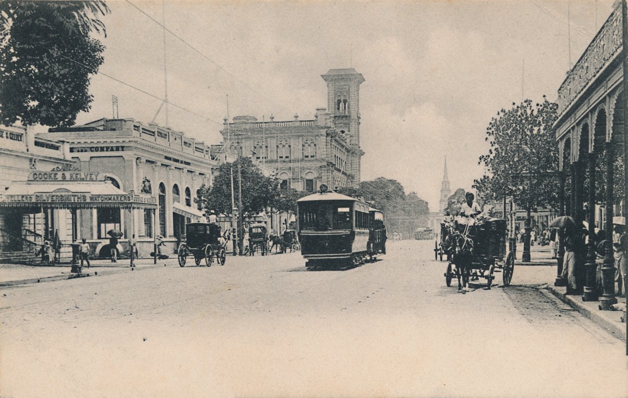 – Old Court House Street od południa. Kalkuta”, ok. 1910. autorstwa Johnston and Hoffmann