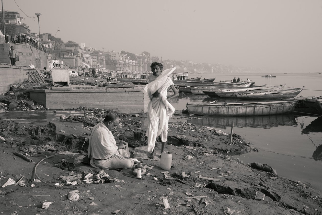 Manikarnika Ghat, Waranasi, 2016 r. (zdjęcie) autorstwa Jon Nicholson