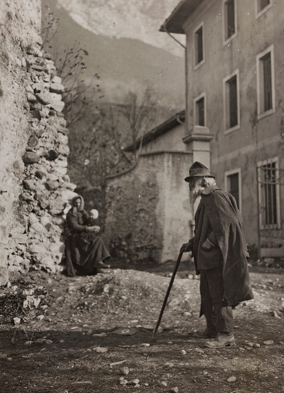 Album "Moja wojna światowa - wspomnienia Frontu Południowo-Zachodniego w Karyntii, Włochy, Trentino-Alto Adige) 31.03.1915-12.11.1918 - Wiedeń Josefa Zohlego": starzec na wiejskiej drodze ( autorstwa Josef Zohles