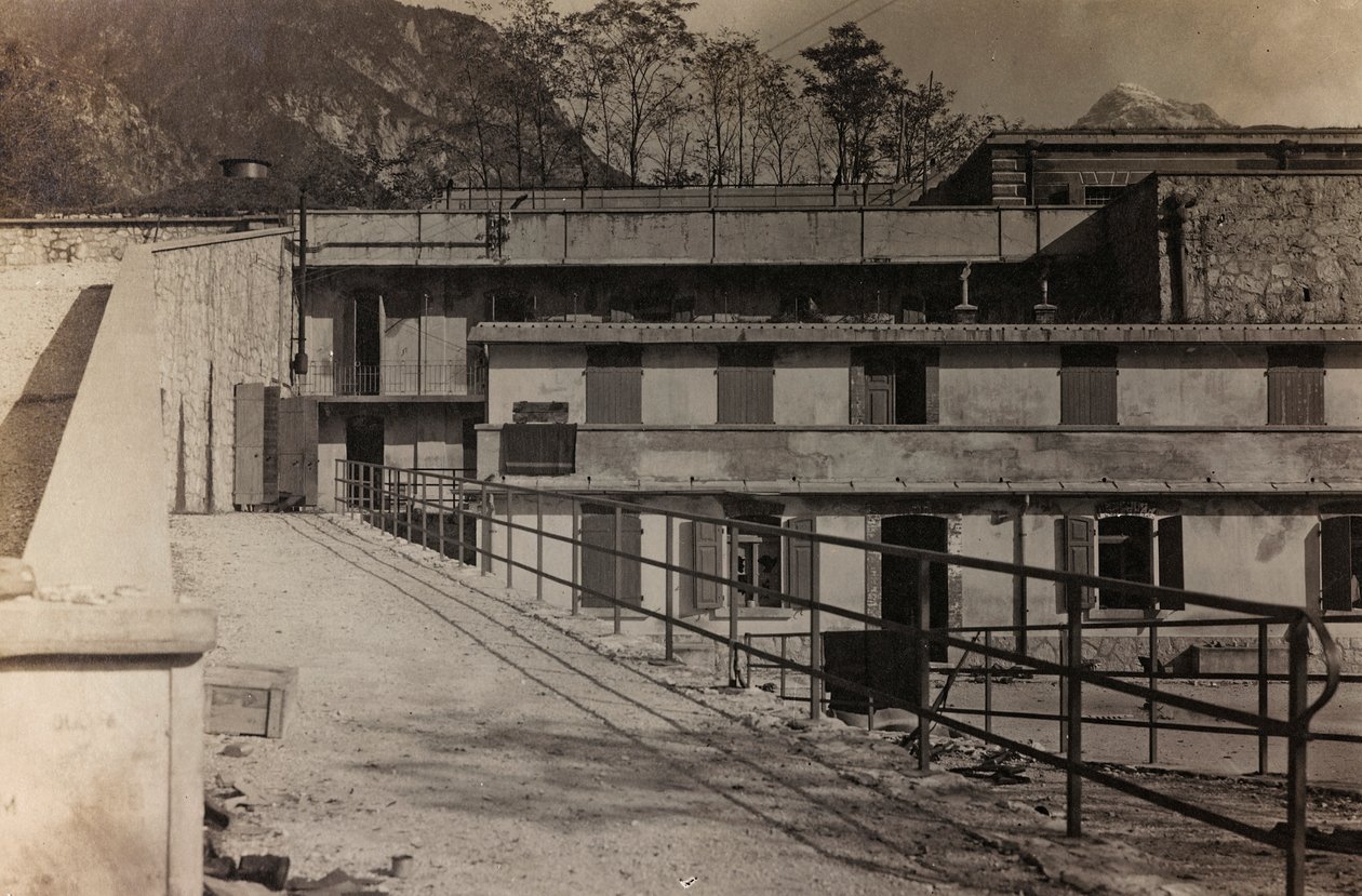 Album "Moja wojna światowa - wspomnienia Frontu Południowo-Zachodniego w Karyntii, Włochy, Trentino-Alto Adige) 31.03.1915-12.11.1918 - Wiedeń Josefa Zohlego": twierdza Chiusaforte autorstwa Josef Zohles