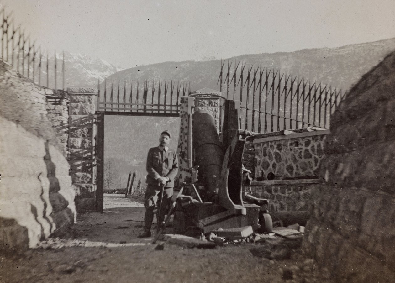 Album "Moja wojna światowa - wspomnienia Frontu Południowo-Zachodniego w Karyntii, Włochy, Trentino-Alto Adige) 31.03.1915-12.11.1918 - Wiedeń Josefa Zohlego": żołnierz wewnątrz twierdzy ( autorstwa Josef Zohles