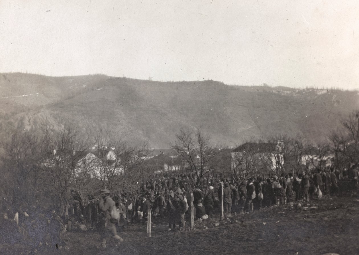 Album "Moja wojna światowa - wspomnienia Frontu Południowo-Zachodniego w Karyntii, Włochy, Trentino-Górna Adyga) 31.03.1915-12.11.1918 - Josef Zohles Wiedeń": więźniowie (b/w foto) autorstwa Josef Zohles
