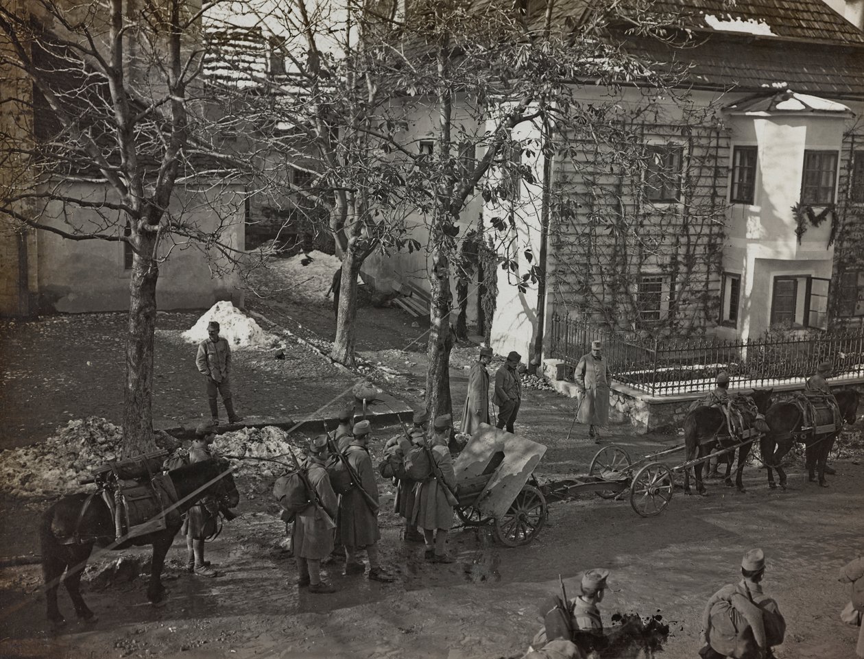 Album "Moja wojna światowa - wspomnienia Frontu Południowo-Zachodniego w Karyntii, Włochy, Trentino-Alto Adige) 31.03.1915-12.11.1918 - Josef Zohles Vienna": strzelcy w Tarvisio (b/w ph autorstwa Josef Zohles