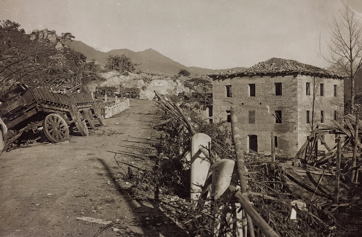 Album "Moja wojna światowa - wspomnienia frontu południowo-zachodniego w Karyntii, Włochy, Trentino-Alto Adige) 31.03.1915-12.11.1918 - Wiedeń Josefa Zohlego": gruz w Tolmezzo (b/w pho autorstwa Josef Zohles