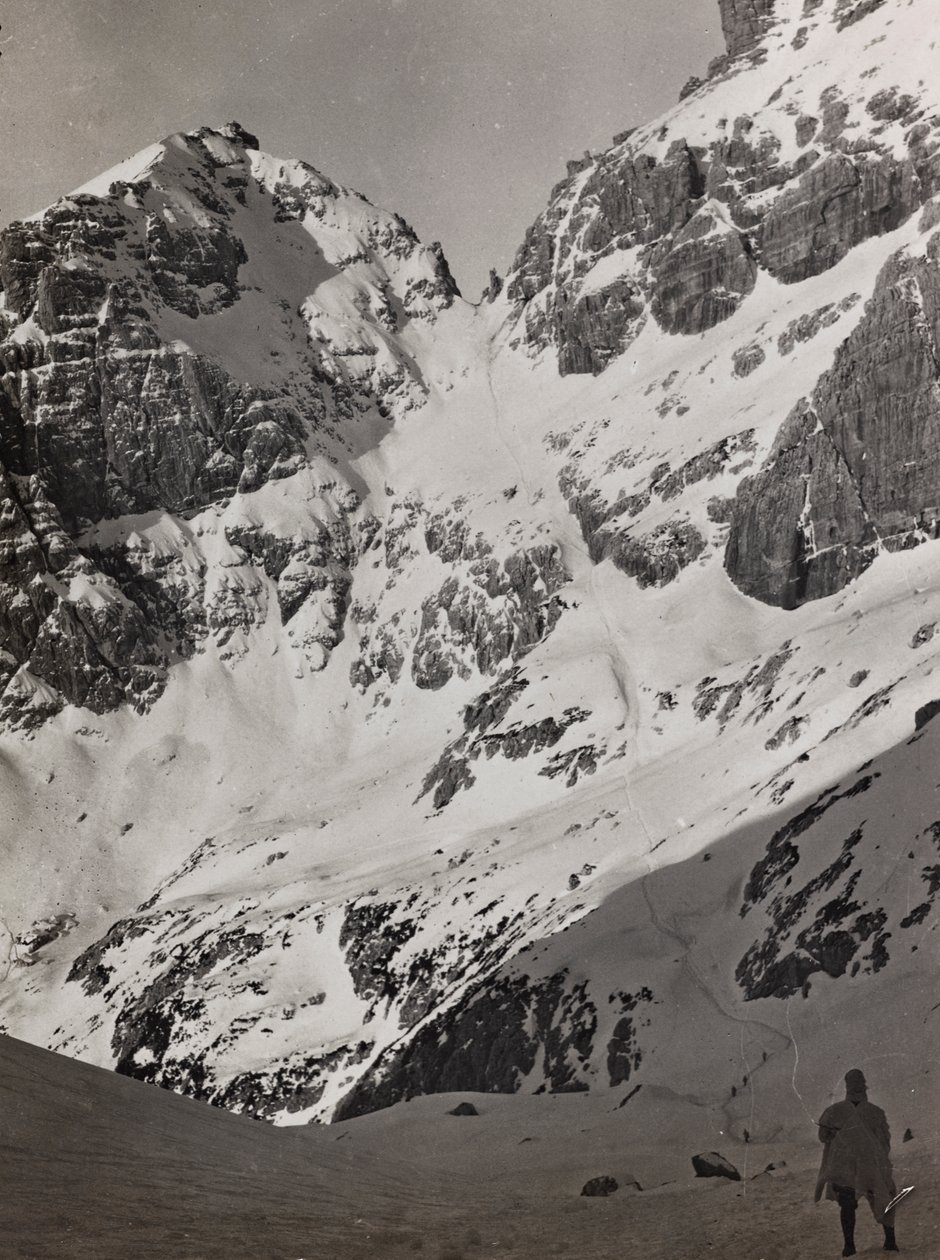 Album "Moja wojna światowa - wspomnienia Frontu Południowo-Zachodniego w Karyntii, Włochy, Trentino-Alto Adige) 31.03.1915-12.11.1918 - Josef Zohles Vienna": żołnierz w Alpach (b/w ph autorstwa Josef Zohles