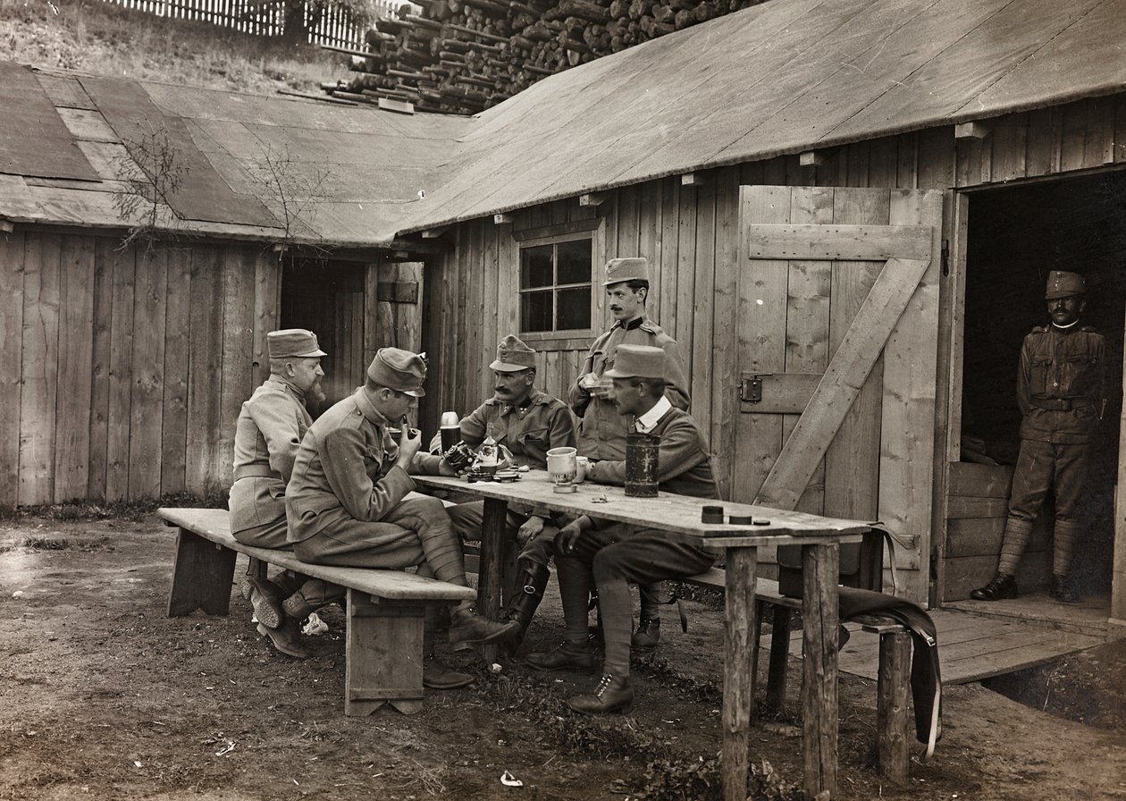 Album "Moja wojna światowa - wspomnienia Frontu Południowo-Zachodniego w Karyntii, Włochy, Trentino-Górna Adyga) 31.03.1915-12.11.1918 - Josef Zohles Wien": żołnierze podczas przerwy (b/ autorstwa Josef Zohles
