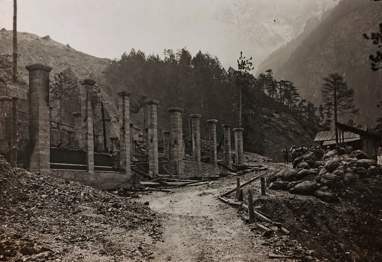 Album "Moja wojna światowa - wspomnienia Frontu Południowo-Zachodniego w Karyntii, Włochy, Trentino-Alto Adige) 31.03.1915-12.11.1918 - Wiedeń Josefa Zohlego": gruz (zdjęcie czarno-białe) autorstwa Josef Zohles