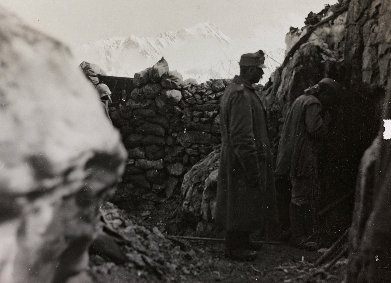 Album "Moja wojna światowa - wspomnienia Frontu Południowo-Zachodniego w Karyntii, Włochy, Trentino-Alto Adige) 31.03.1915-12.11.1918 - Josef Zohles Wiedeń": żołnierze w okopach (b autorstwa Josef Zohles