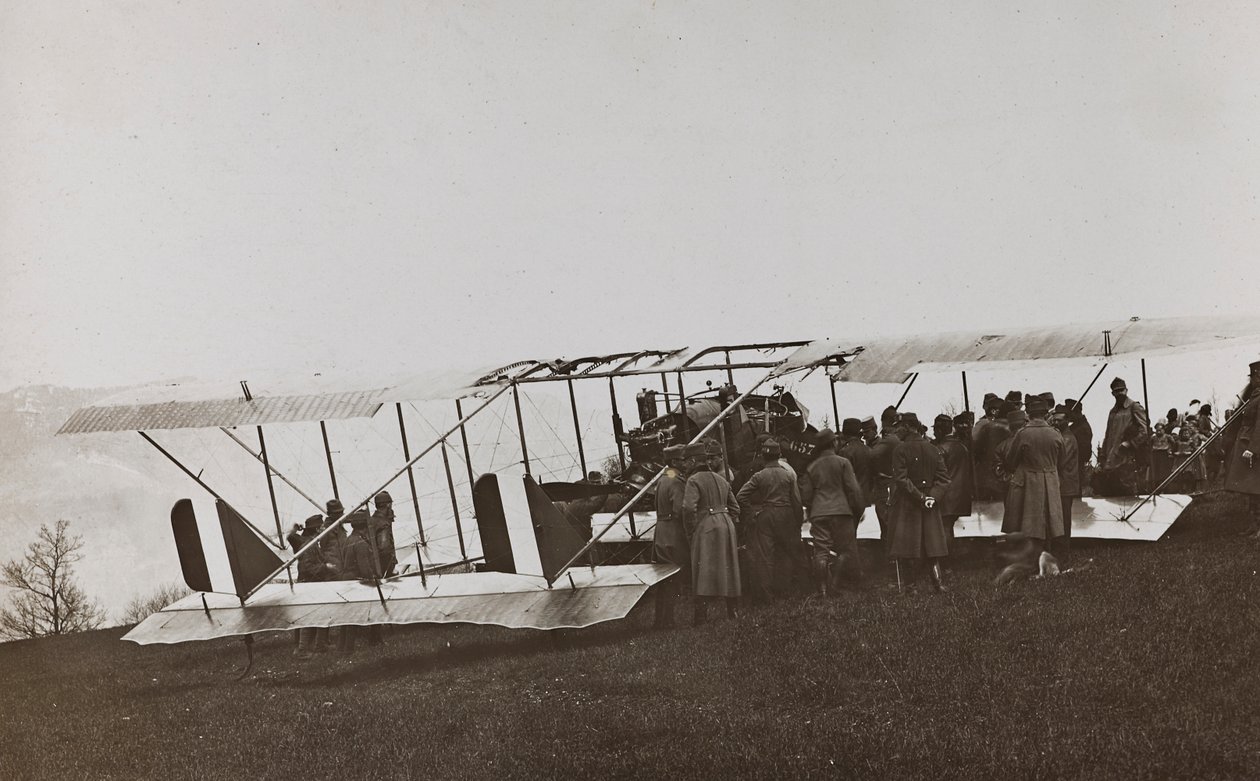 Album "Moja wojna światowa - wspomnienia Frontu Południowo-Zachodniego w Karyntii, Włochy, Trentino-Alto Adige) 31.03.1915-12.11.1918 - Josef Zohles Wien": żołnierze austriaccy i samolot autorstwa Josef Zohles