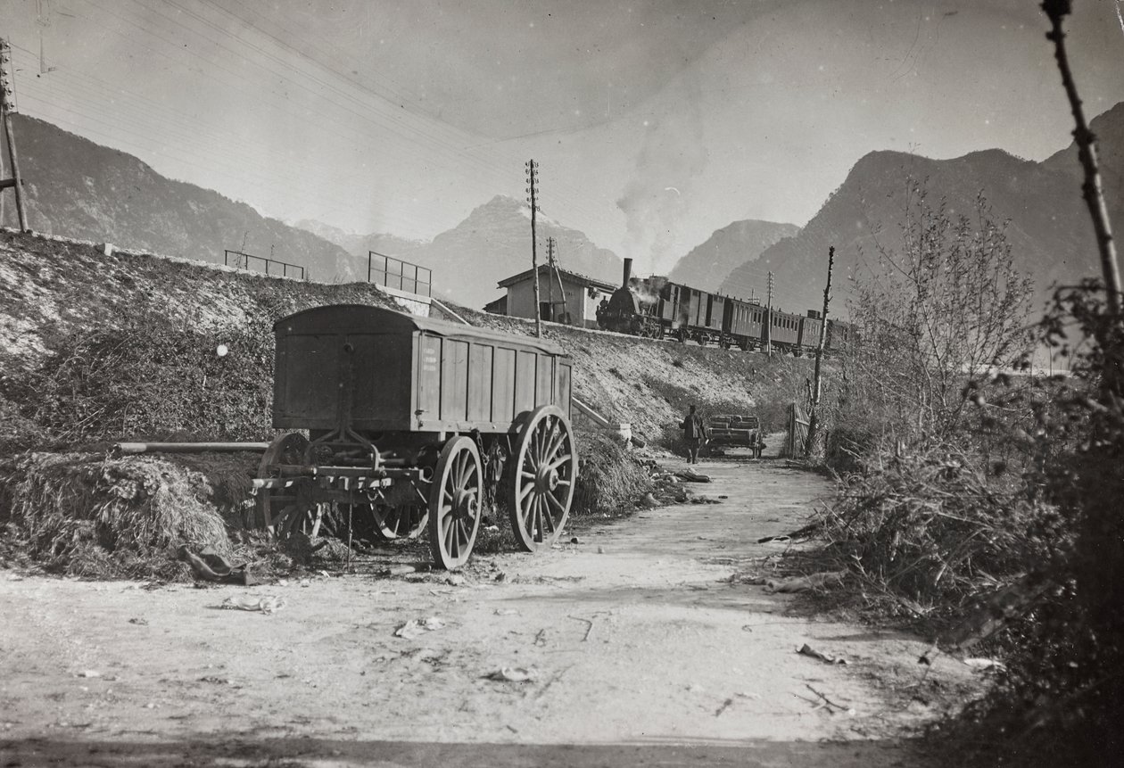 Album "Moja wojna światowa - wspomnienia Frontu Południowo-Zachodniego w Karyntii, Włochy, Trentino-Górna Adyga) 31.03.1915-12.11.1918 - Josef Zohles Wien": kolej Tolmezzo (b/w foto) autorstwa Josef Zohles