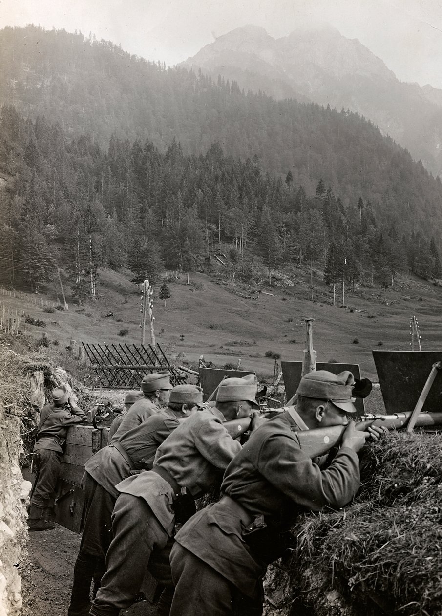 Album "Moja wojna światowa - wspomnienia Frontu Południowo-Zachodniego w Karyntii, Włochy, Trentino-Alto Adige) 31.03.1915-12.11.1918 - Josef Zohles Wiedeń": żołnierze w okopach (b autorstwa Josef Zohles