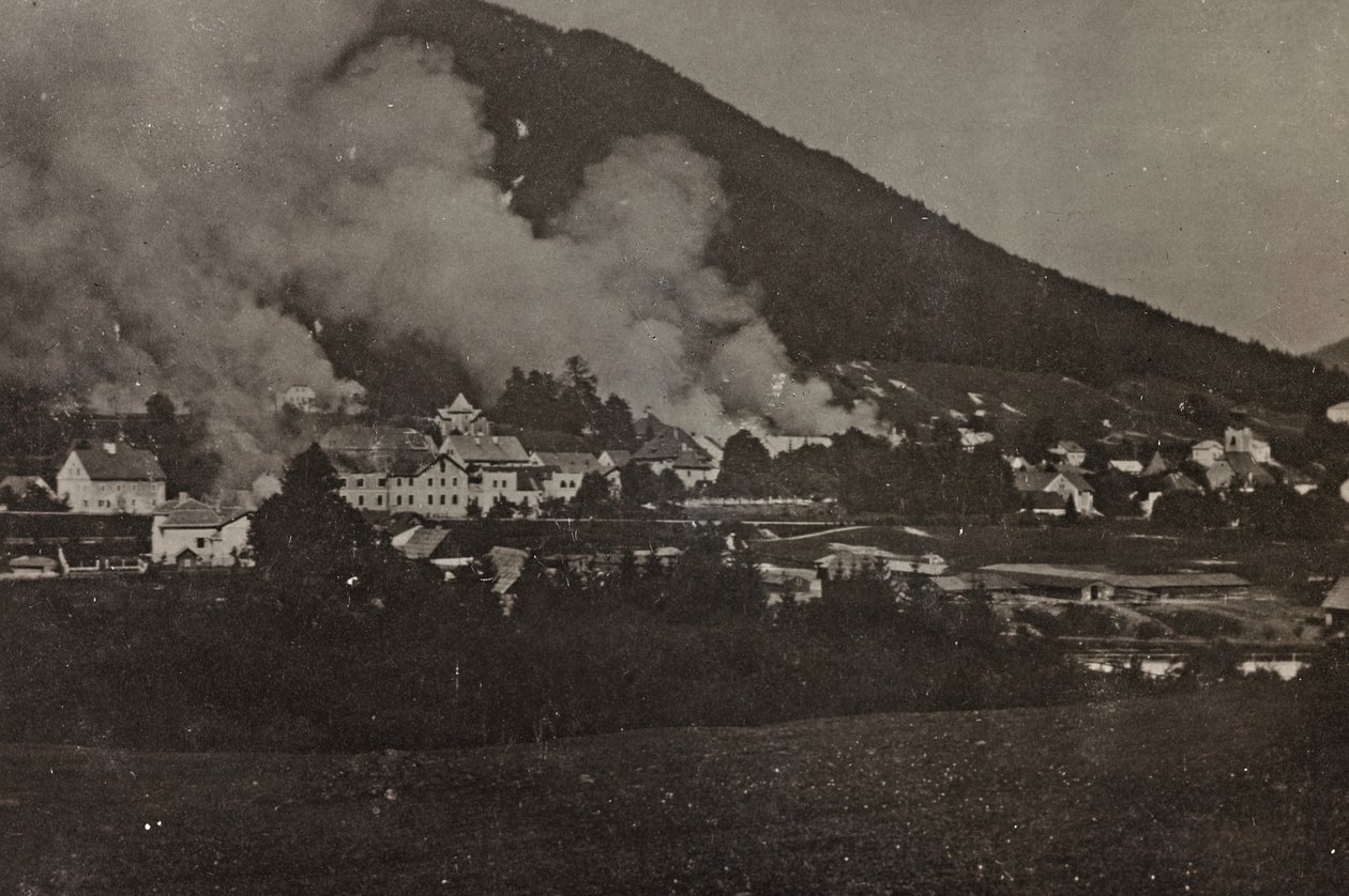 Album "Moja wojna światowa - wspomnienia Frontu Południowo-Zachodniego w Karyntii, Włochy, Trentino-Alto Adige) 31.03.1915-12.11.1918 - Josef Zohles Vienna": zamachy bombowe w Tarvisio (b/w p autorstwa Josef Zohles