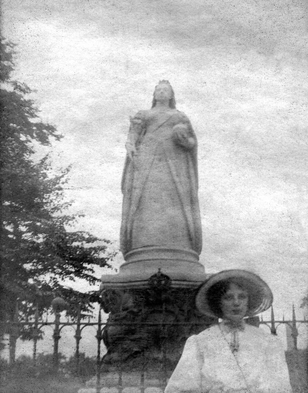 Posąg Królowej Wiktorii, College Green, Bristol, XX wiek autorstwa Joseph Edgar Boehm