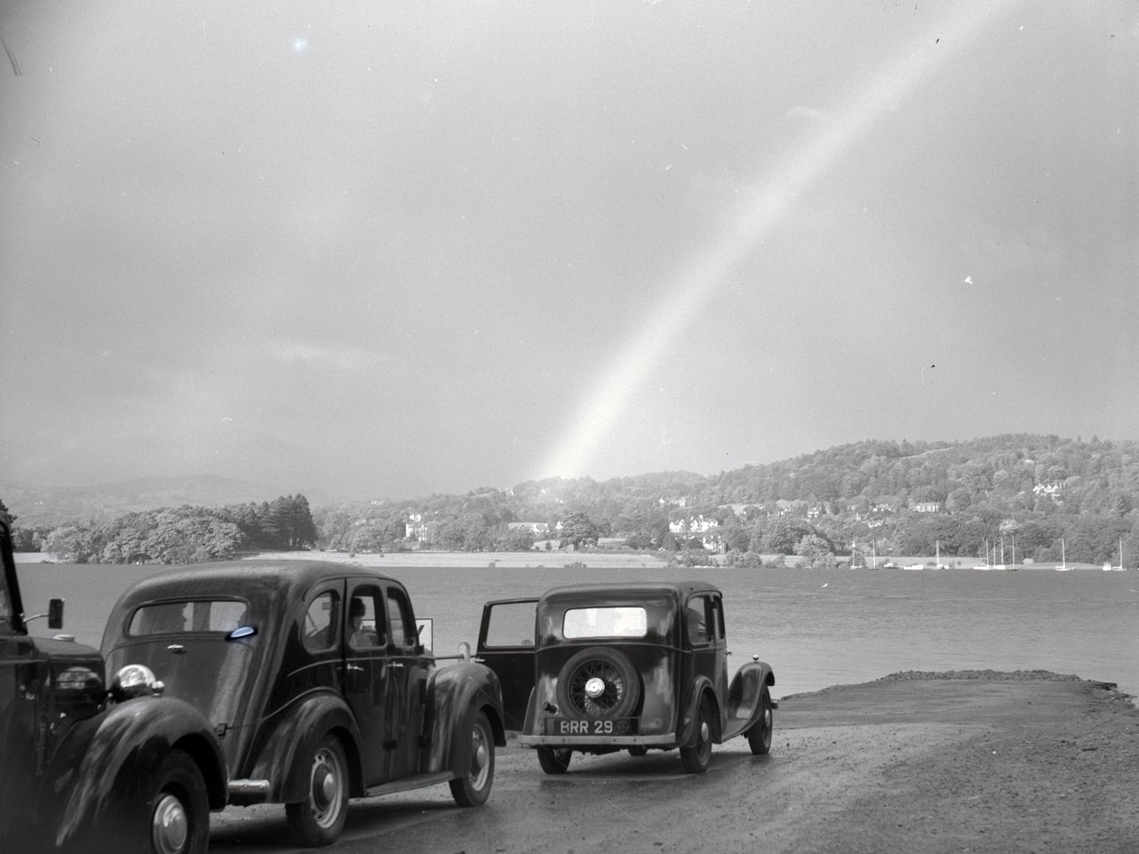 Samochody zaparkowane w Loughrigg Tarn autorstwa Joseph Hardman