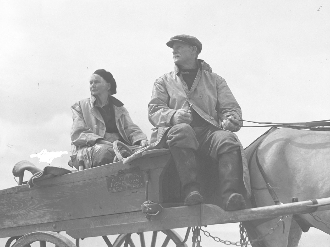 Mąż i żona siedzący na wózku do cocklingu autorstwa Joseph Hardman