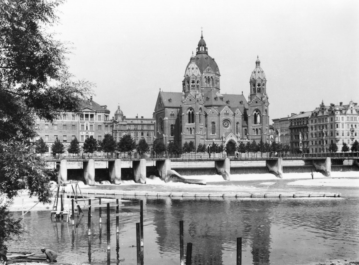 Rzeka Izara w Monachium, ok. 1910 autorstwa Jousset