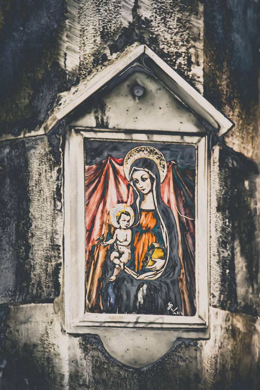 Matka Boska z Dzieciątkiem, z serii Maryja i Jezus w Savonnie, 2015 (zdjęcie) autorstwa Joy Lions