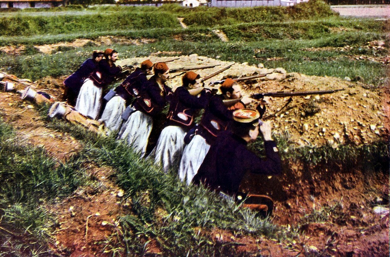 Żuawskie oddziały piechoty armii francuskiej pod Barcy podczas bitwy nad Marną na wschód od Paryża, wrzesień 1914 (autochrome) autorstwa Jules Gervais Courtellemont