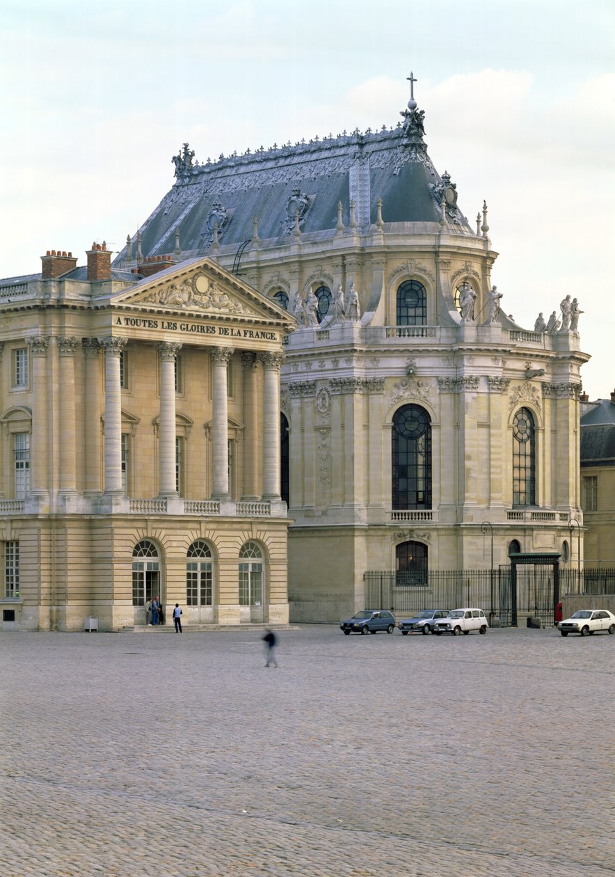 Chapelle Royale (Kaplica Królewska) ukończona przez Roberta de Cotte (1656-1735) rozpoczęta w 1699 r. według planów z 1689 r., poświęcona w 1710 r. autorstwa Jules Hardouin Mansart