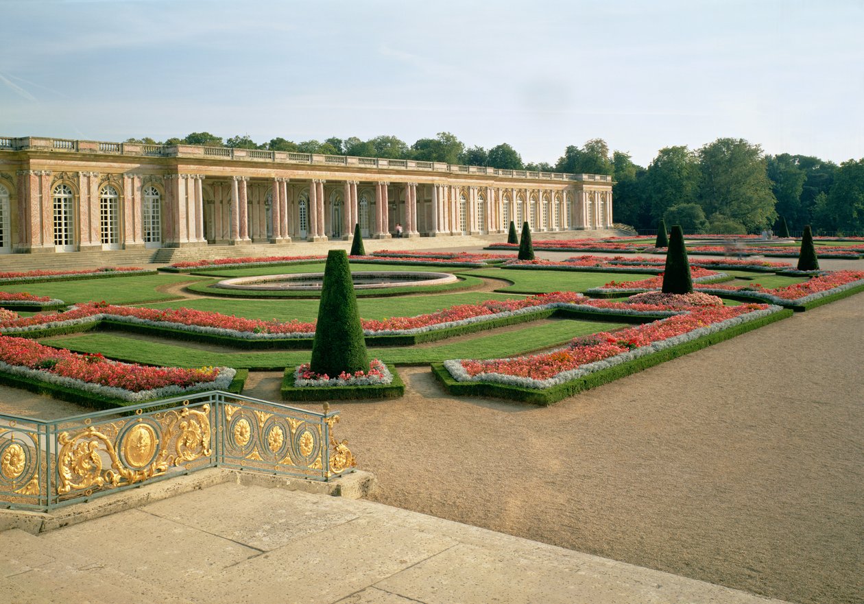 Fasada ogrodowa Wielkiego Trianon, 1687 autorstwa Jules Hardouin Mansart