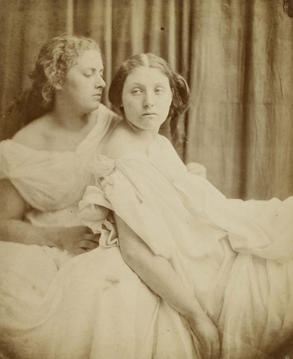 Nauki z Elgin Marbles, 1867 (cienki papier fotograficzny ułożony na podkładzie karty) autorstwa Julia Margaret Cameron