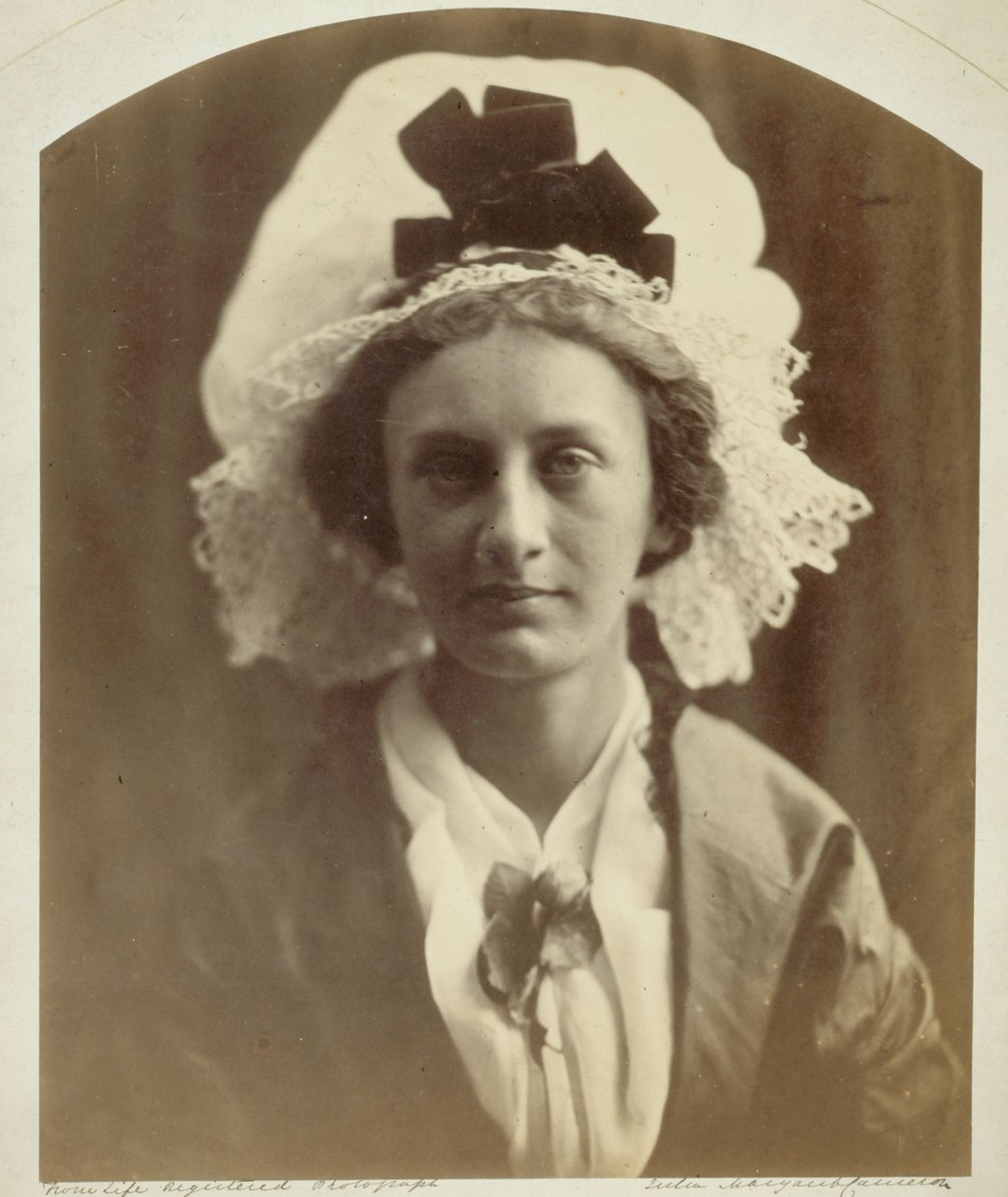 „Pełniąca obowiązki babci” May Prinsep autorstwa Julia Margaret Cameron