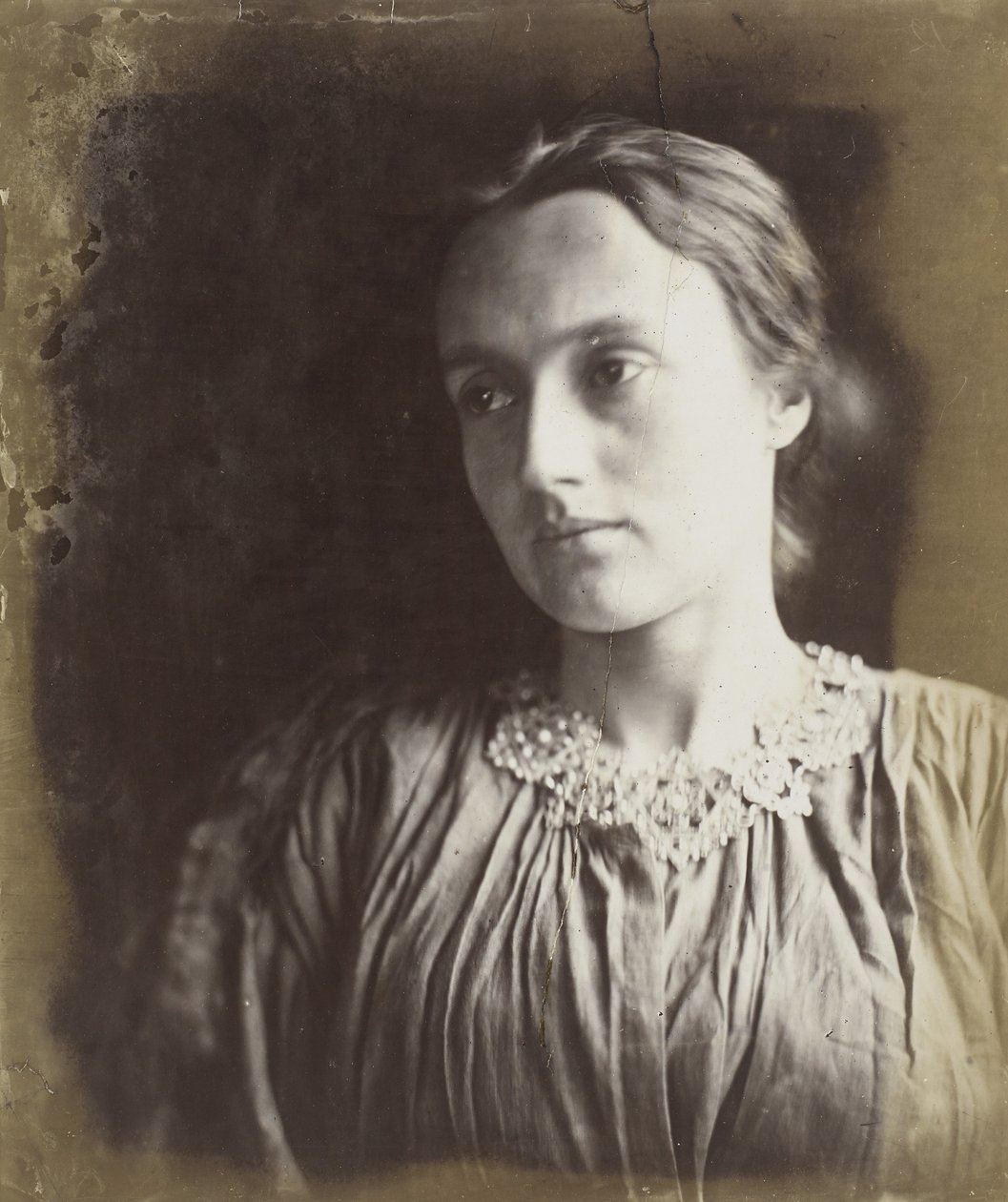 Annie Chinery Cameron, 1870-72 (srebrodruk albumowy) autorstwa Julia Margaret Cameron
