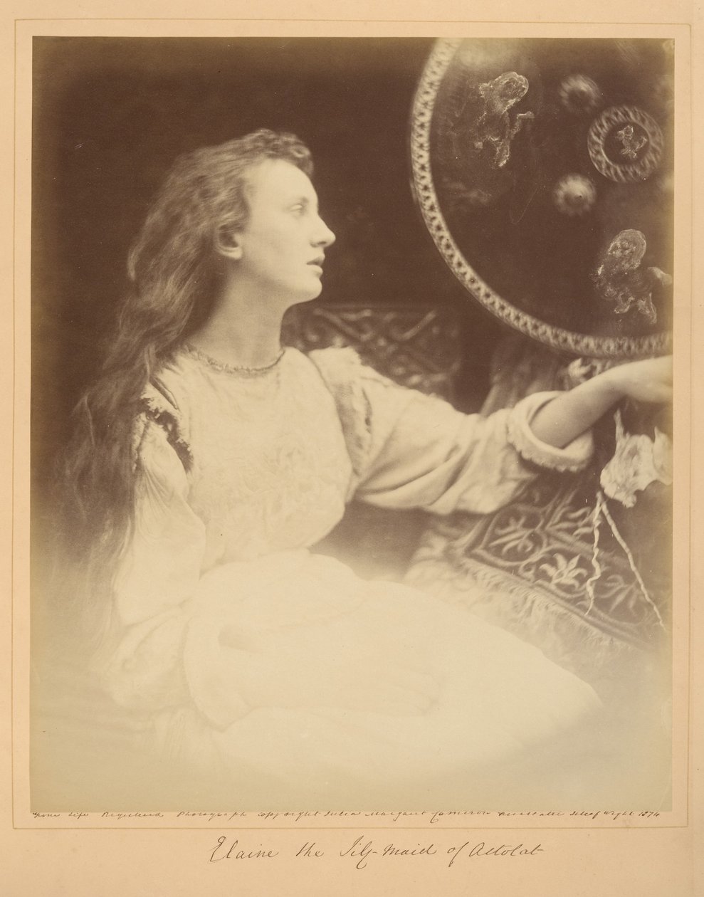 Elaine Lilia – Panna z Astolatu autorstwa Julia Margaret Cameron