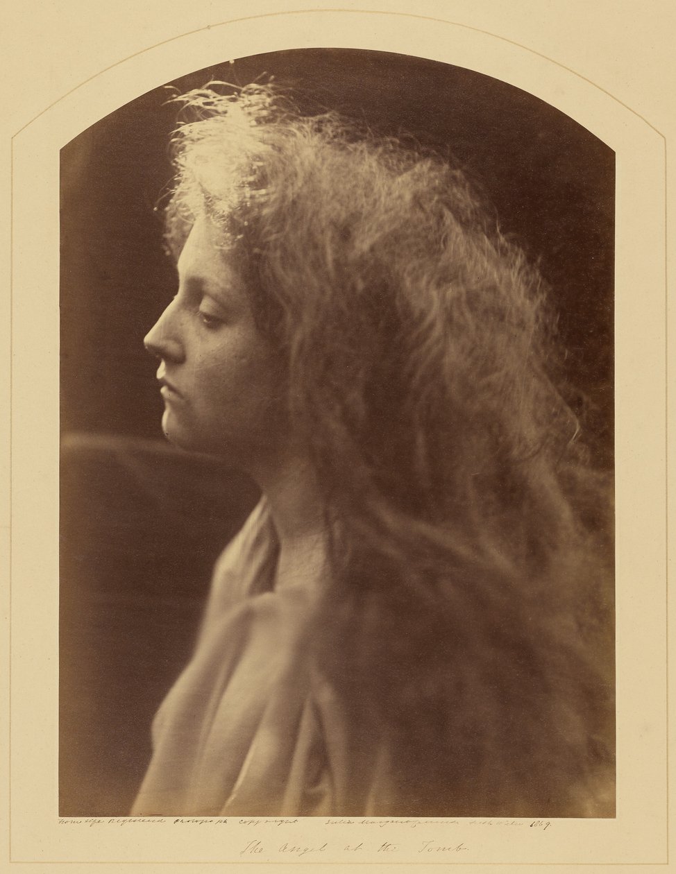 Anioł przy grobie autorstwa Julia Margaret Cameron