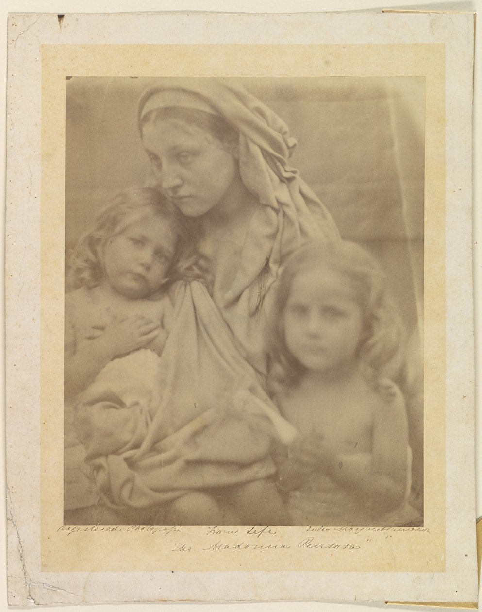 Zamyślona Madonna autorstwa Julia Margaret Cameron