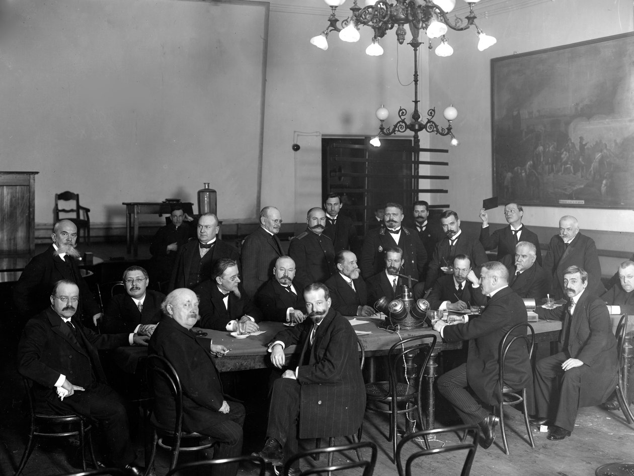 Członkowie Cesarskiego Towarzystwa Technicznego na spotkaniu poświęconym 75-leciu fotografii, 1914 r. autorstwa Karl Karlovich Bulla